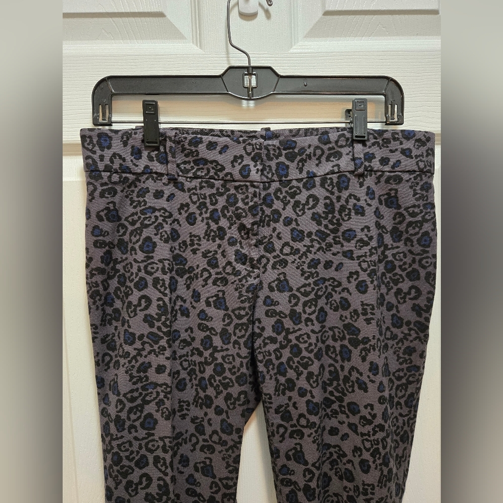 Ann Taylor skinny pants size 6 gray, black, blue leopard print
